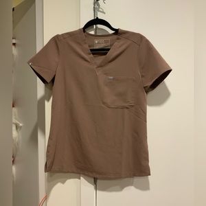 Figs XS Smokey Taupe scrub top and XS/P scrub pants